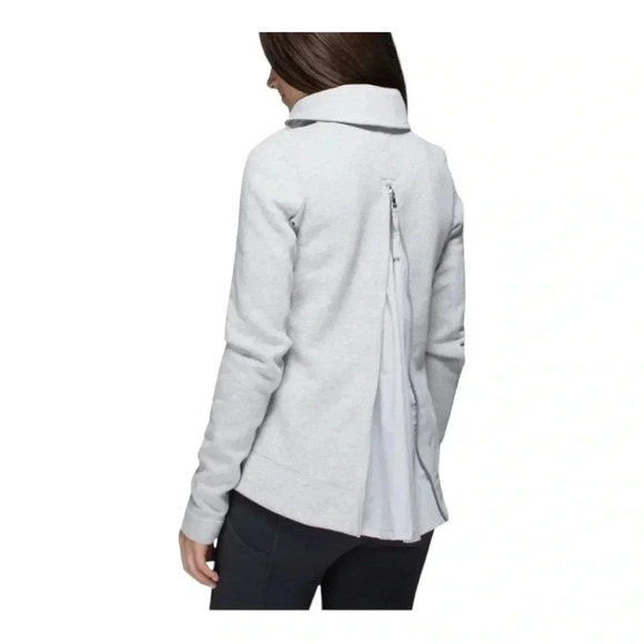 1640. LULULEMON GRAY EN ROUTE JACKET SIZE 6 ZIPPER DETAIL IN BACK COLLARED - Picture 2 of 13